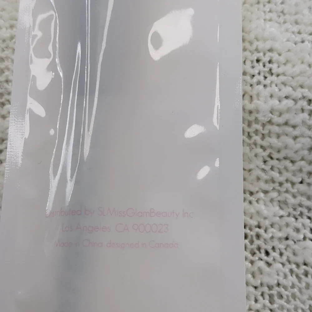 SLMISSGLAM P40 Round Blusher Brush in original sealed packaging.